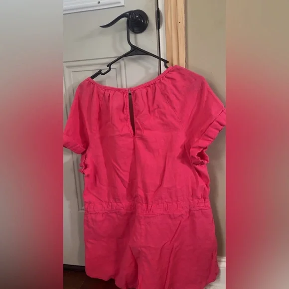 Universal Thread Pink V-Neck Women's Romper. Size M. - Picture 2 of 3